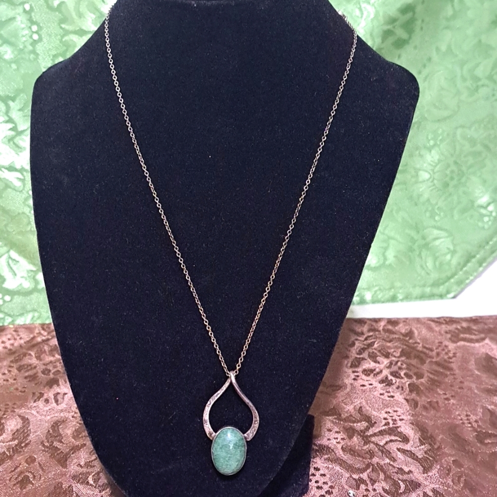 21" sterling silver necklace with green stone pendant sommersette Mexico 925 vtg